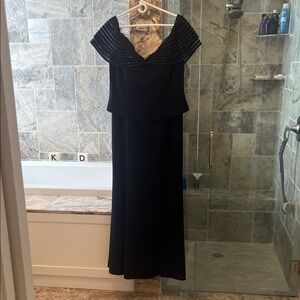 Chic Midnight blue Off-Shoulder Evening gown.